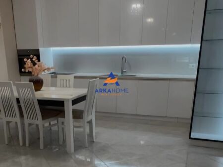 AFFITTASI APPARTAMENTO 2+1+BALCONE "MISTO MAME" 60.000 LEKE