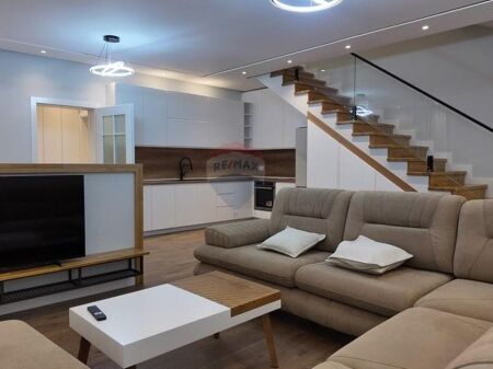 Villa IN AFFITTO FRESK ID: 530581008-78