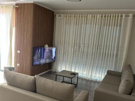JEPET ME QIRA APARTAMENT 2+1+2 + POST PARKIMI TEK KOMPLEKSI ASL !