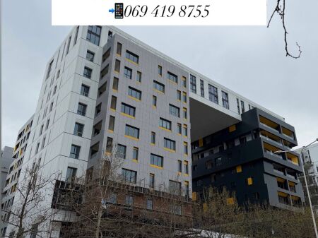 2600€/m2 Piazza 21, Via Kavaja, Vendesi Appartamento 2+1 con Veranda