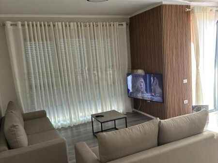 JEPET ME QIRA APARTAMENT 2+1+2 + POST PARKIMI TEK KOMPLEKSI ASL !