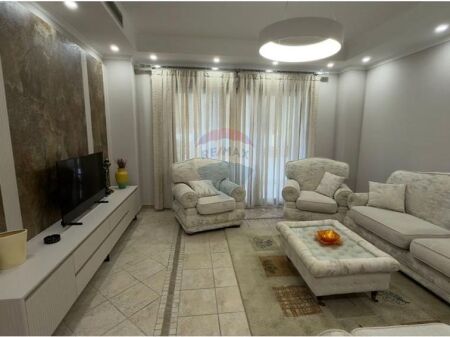 Apartament 2+1 per qira, Liceu Artistik