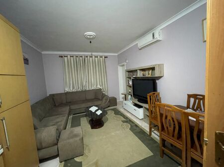 Jepet me qera apartament 1+1, afer Casa Italia.