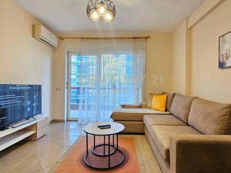 Apartament 2+1+2+ Post Parkimi , Liqeni i Thate