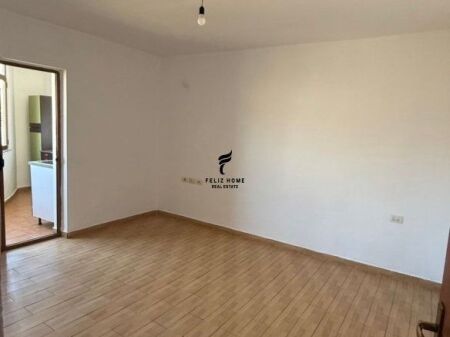UFFICIO IN AFFITTO 62 M2 PAZARI I RI 40.000 LEKE FH-66275