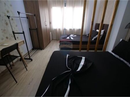 Apartament - Për Qira - Rruga e Barrikadave, Tiranë