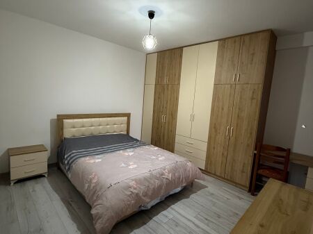 Jepet me qira apartament 2+1 Astir