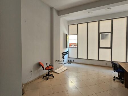UFFICIO IN AFFITTO 56.5 M2 ASTIR 550 EURO