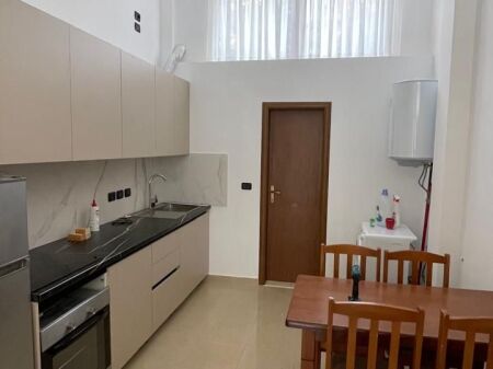 APARTAMENT 1+1. 33000 LEKE.FAKULTETI EKONOMIK.