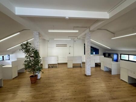 AMBIENTE UFFICIO IN AFFITTO A BLLOK