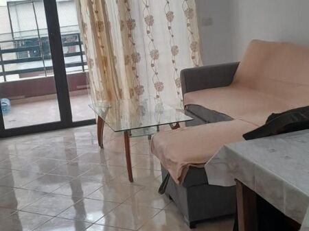Jepet me qera Apartamenti 2+1 , Yzberisht prane Kmy ( Bar Unik) 460 mije leke
