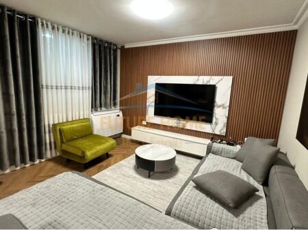 Shitet apartament 2+1 Rruga E Elbasanit, Tirane