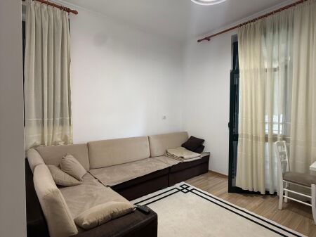 JEPET ME QIRA Apartament 1+1 Rruga e Durresit Cmimi: 700€
