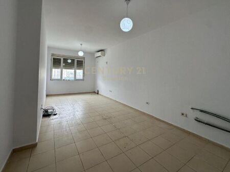 APARTMENT FOR SALE 2+1 AT THE KAMZA ROUNDABOUT