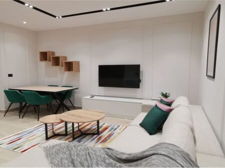 Apartament 1+1+post parkimi per qira prane TEG-ut!