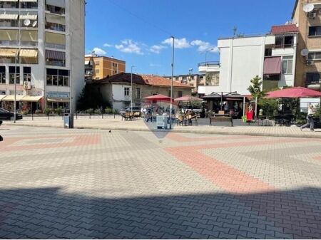 Negozio - In Affitto - Ex Mercato Elettrico, Tirana