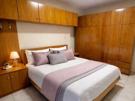 Muzeu/Qender , jepet me qera apartament 2+1.