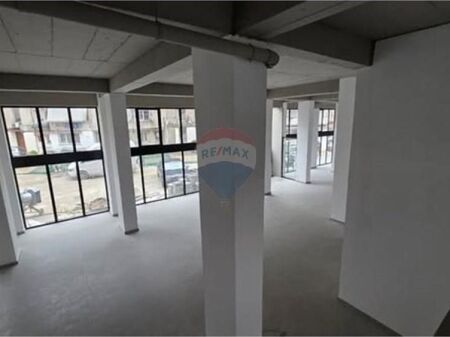 Negozio - In Affitto - Via Arkitekt Sinani, Tirana