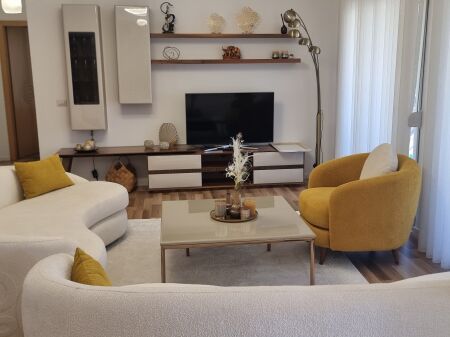 ESCLUSIVO- Villa su 2 piani in vendita a Yrshek! 290.000 € Sup. Totale 374m2