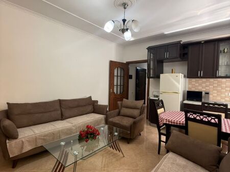 Apartament 2+1, Astir!