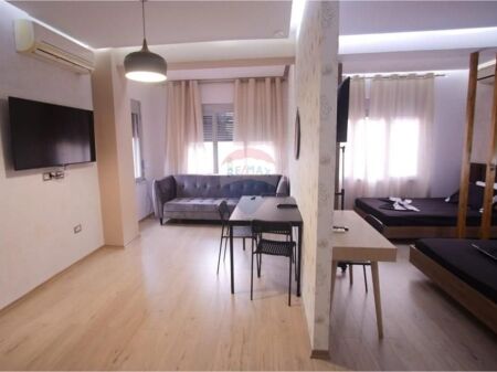 Apartament 1+1 me qera ne Qender