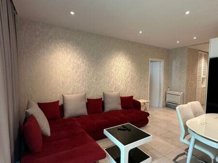  Jepet me Qera Apartament 2+1 tek Ambasador 3