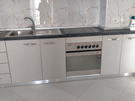 Jepet me qera apartament 2+1 te Spitali Nene Tereza