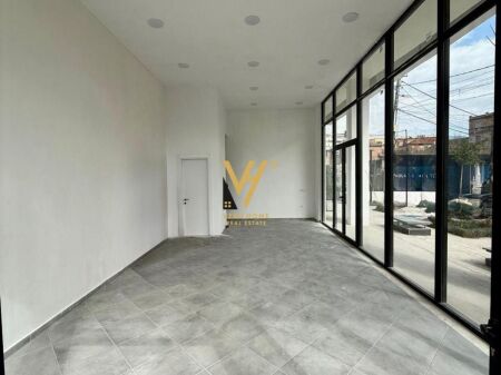 LOCALE COMMERCIALE 45 M2 IN AFFITTO A PAZARI I RI 700 EURO