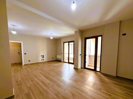 UFFICIO IN AFFITTO 138 M2 A GARDA, 4 AMBIENTI + POSTO AUTO