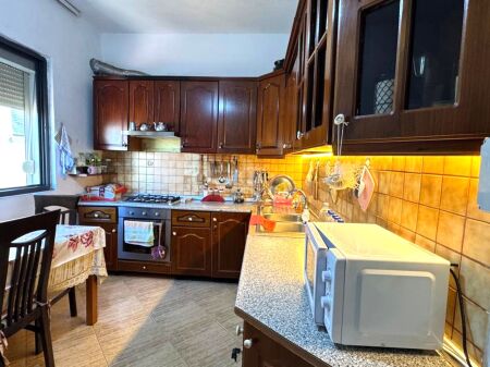 Grande proprietà residenziale in vendita 458m² | Giardino 400m²