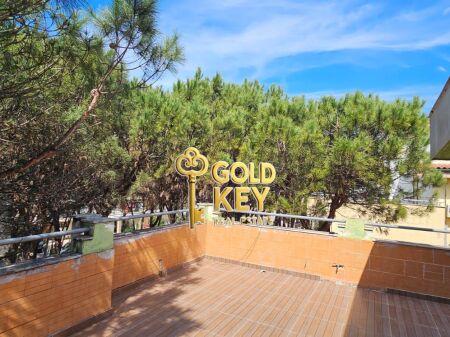 PAPAFINGO GOLEM DURRES FOR SALE.