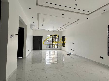LOCALE COMMERCIALE IN AFFITTO 116 M2 5 MAGGIO 130.000 LEKE