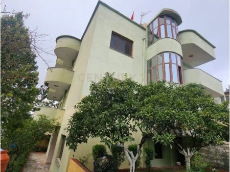 Three-story villa in the Student City area in Tirana - 640000€ 640,000 €