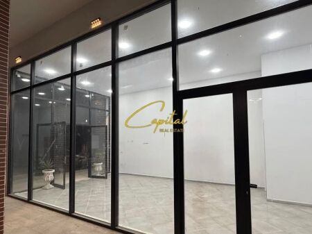 LOCALE COMMERCIALE IN AFFITTO 74 M2 PAZARI I RI 700 EURO