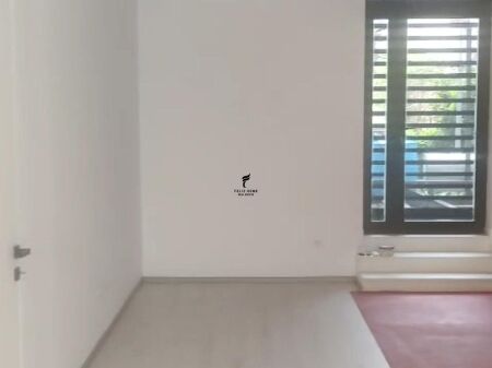 UFFICIO IN AFFITTO 110 M2 BLLOK 260.000 LEKE FH-66665