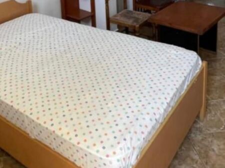 GARSIONERE 17000 LEKE.VILAT GJERMANE