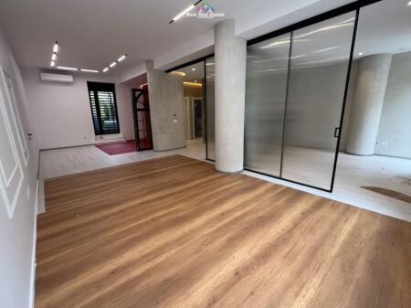 Negozio In Affitto A Bllok (ID BD21852) Tirane