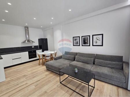 Apartament 2+1 per qira tek rruga e Elbasanit!
