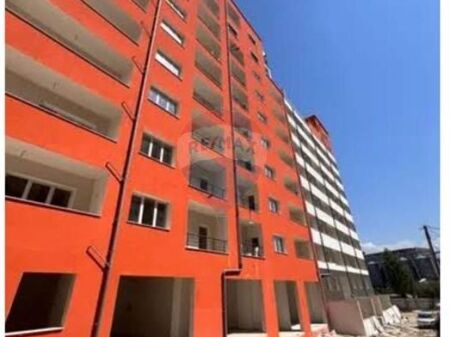 Apartment 2+1 for Sale in Yzberisht