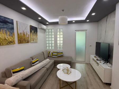 Jepet me qera apartament 2+1 tek Bulevardi i Ri