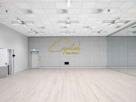 LOCALE COMMERCIALE IN AFFITTO 196 M2 5 MAGGIO 3.500 EURO
