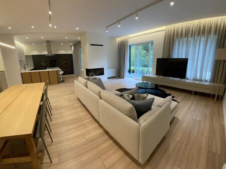 Villa moderna in vendita a Ellysium Residence, vicino a TEG