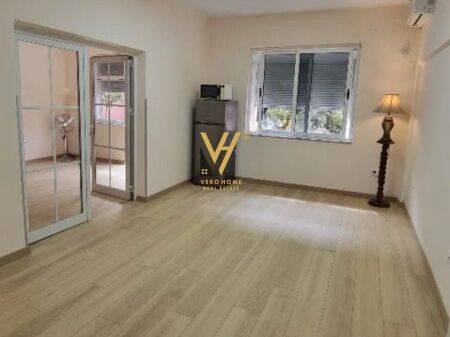 JEPET AMBIENT BIZNESI 50 M2 ME QIRA TE MINE PEZA 700 EURO
