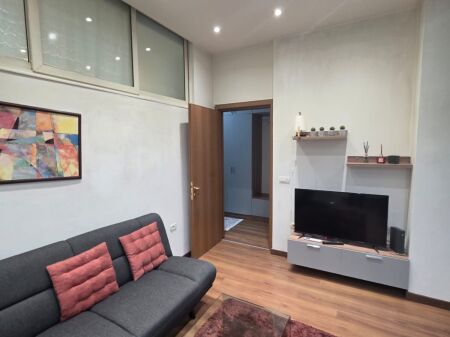  JEPET ME QERA APARTAMENT 1+1 – QENDËR (PËRBALLË TIRANA PARKING) .