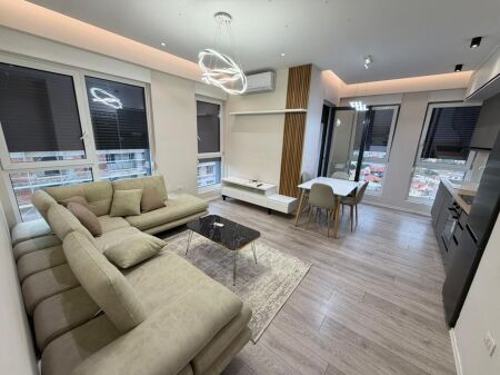  Appartamento 2+1 in affitto Complesso Magnet, 21 Dhjetori   9° piano Edificio nuovo con ascensore Organizzazione regolare e ambiente piacevole   Prezzo: 70.000 lek/mese   Per maggiori informazioni o visita, contattare al