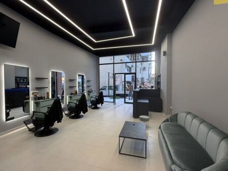 Shitet , Biznes Barber Shop, Pazari i Ri, Tirane
