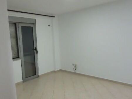 🏡 Apartament 2+1 për Qira – Rruga e Kavajës (Condor Center)