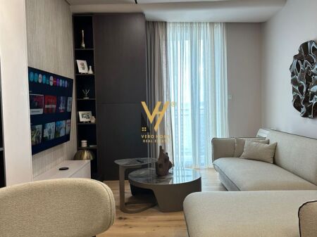 JEPET APARTAMENT 1+1+BLK ME QERA TE GOLDEN TOWER, MINE PEZA 1.200 EURO