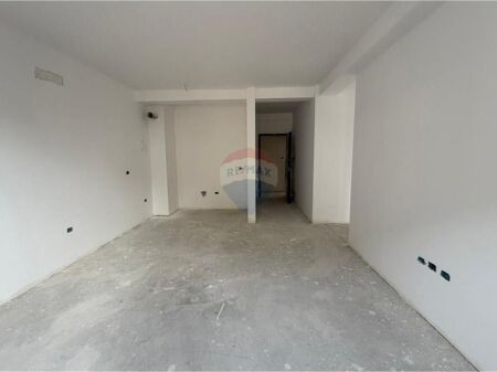🏡 Shitet Apartament 2+1 – Planimetri Funksionale