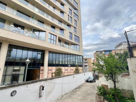 Me Qera : 1+1Mine Peza (Prane Golden Tower) - 55,000 Lek/muaj - S.65m² - Kt.1 || Shume prane Qendres